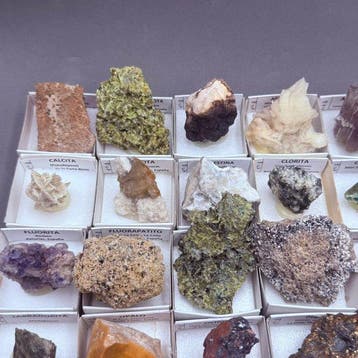 Mineralencollectie- 2000 g - (35)