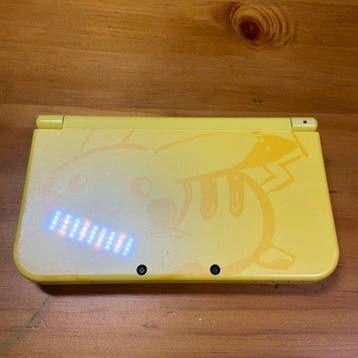 Nintendo - 3DS xl - New Nintendo 3DS LL Pikachu Yellow