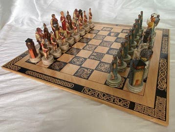 Schaakspel - Griekse troepen op een houten bord