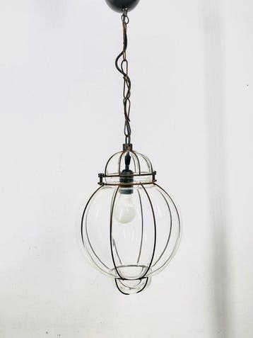 Plafondlamp - Glazen hanglamp in kooi-achtige behuizing met