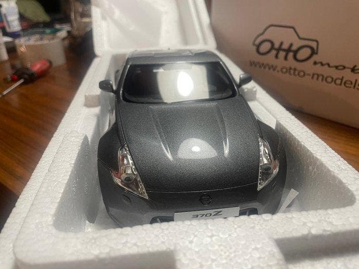 Otto Mobile 1:18 - Modelauto - Nissan 370Z, Hobby & Loisirs créatifs, Voitures miniatures | 1:5 à 1:12