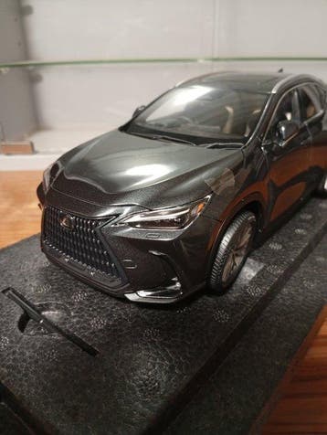 Kyosho 1:18 - Modelauto - Lexus - Lexus NX 450h+