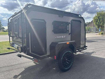 Caravane Decamp X1+ Offroad 4x4 | Promo Stock, Jusqu'à 4, Lit relevable, 4 à 5 mètres, 750 - 1000 kg