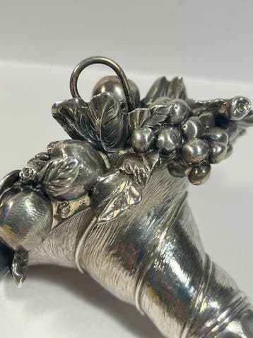 Fratelli Magrino - sculptuur, Grande e ricca Cornucopia
