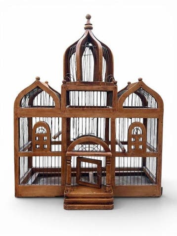 Vogelkooi - Hout - Een architectonische houten vogelkooi -