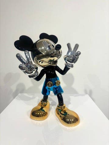 Van Apple - World Love - Mickey Blue