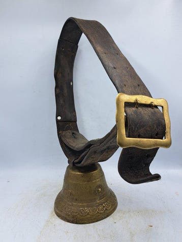 Cloche décorative - Suisse - Koebel avec une ceinture en