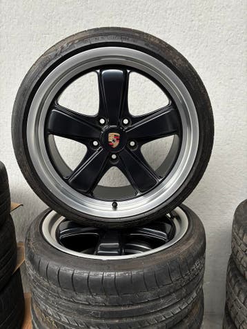 Porsche 997 Fuchs velgen+banden, Banden en Velgen