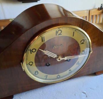 Pendule - Hermle - Vintage - Walnoot, Gepolijste behuizingen