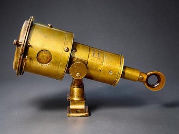 Objets maritimes - 1912s Walkers Cherub Mark II Brass
