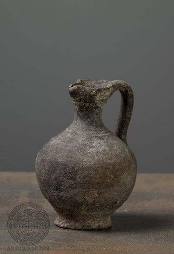 Oud-Egyptisch Oud terracotta oinochoë-unguentarium