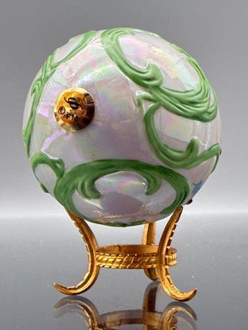 Fabergé ei - Imperiaal juwelei, versierd met 24-karaats goud