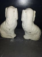 Statue, STAFFORD HONDJES - 19.5 cm - Céramique - 1900