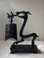 Decoratief ornament - Chinees bronzen belornament met, Antiquités & Art