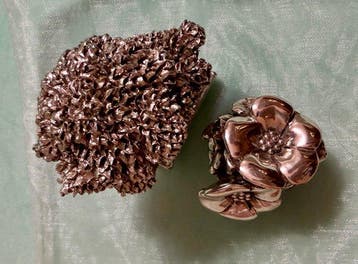 MORI - Beeldje - Energetic Bonsai and Flower Basket Pair (2), Antiquités & Art