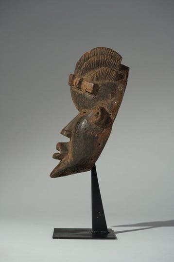 Een houten masker - Bassa - Ivoorkust (Zonder minimumprijs)