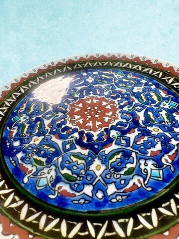 Kütahya - Turkish Iznik Pottery. Hand Painted. Signed by