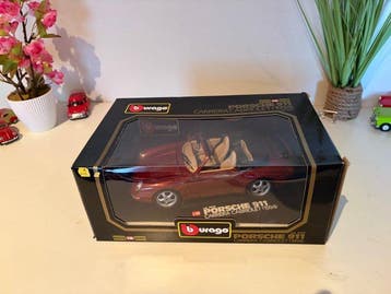 Bburago 1:18 - Modelauto - Porsche 911 Carrera Cabriolet