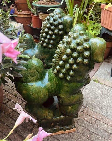 Een Chinees paar zeer oude, grote Foo-honden - Terracotta -