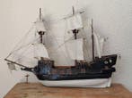 OcCre, Wooden Miniatuur Ship Golden Hind - Modelschip