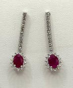 Hangoorbellen - 18 karaat Witgoud - 2.60ct. tw. Robijn -, Handtassen en Accessoires, Antieke sieraden