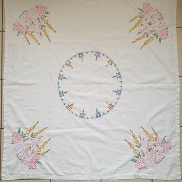 Tafelkleed - 123 cm - 118 cm - Dame met krinoline en