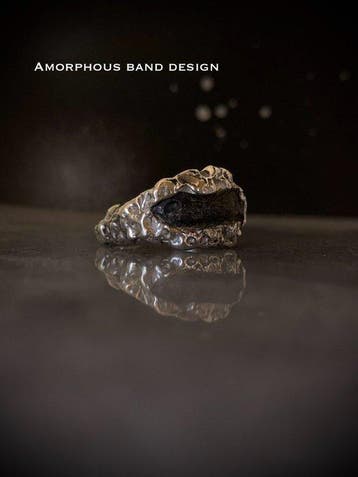 Handgesmede zilveren ring, uniek exemplaar ter wereld, met
