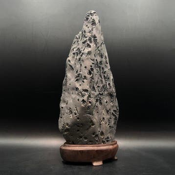 Distant mountain Indrukwekkende Japanse suiseki met