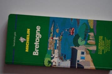 Bretagne / Toeristische gids 9782065381010, Boeken, Verzenden, Gelezen