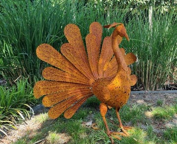 Beeldje - Rusty Peacock - IJzer, Metaal, Antiek en Kunst