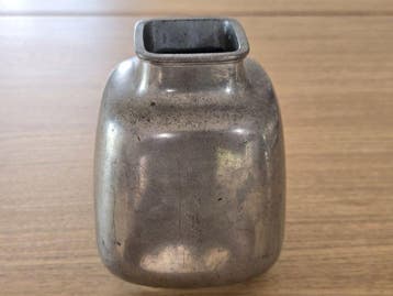 JUST ANDERSEN – MODEL 2707, 2762 - Vaas (2) - Tin, Antiek en Kunst
