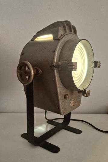 FOS - Cremer Paris - Lamp - Gegoten messing, Fresnel-lens,