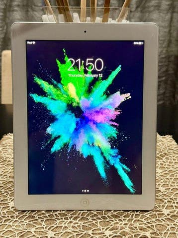 Apple iPad 4th Gen with iOS 10.3.3 installed and Flappy Bird