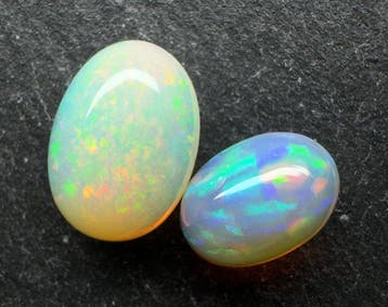 5,23ct Opaal Cabochons- 1.04 g - (2)