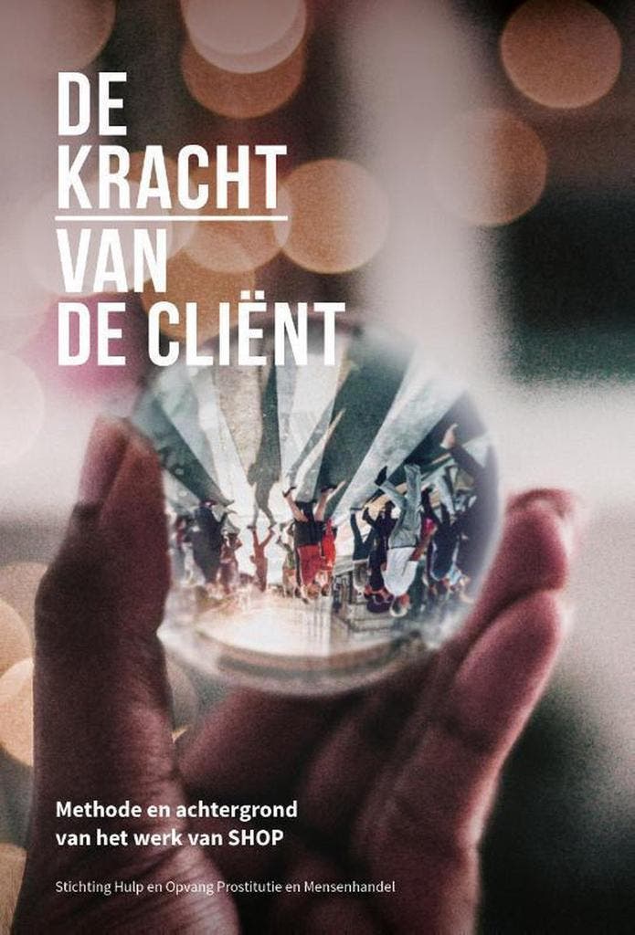 De kracht van de cliënt 9789492004550 Wardy Poelstra, Boeken, Politiek en Maatschappij, Zo goed als nieuw, Verzenden