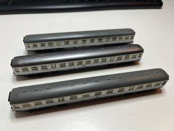 Fleischmann N - Ensemble de wagons de passagers pour trains, Hobby & Loisirs créatifs