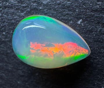 Opaal Cabochon- 1.36 g