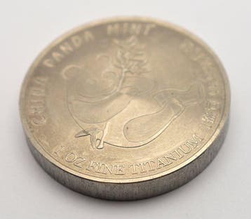 China. Medal Chinese Panda Mint 1oz Fine Titanium (Zonder, Postzegels en Munten