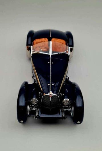 CMC 1:18 - Modelauto - Bugatti 57 SC Corsica Roadster Award, Nieuw