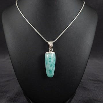 Larimar naturel non traité. Pendentif artisanal unique.