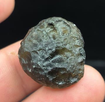 Moldaviet uit Vrábe, Zuid-Bohemen - Hoogte: 25 mm -, Verzamelen, Mineralen en Fossielen