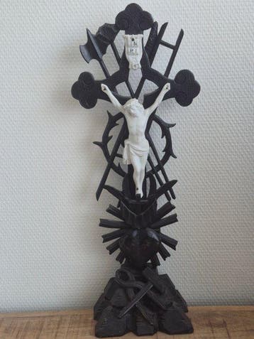 Altaarkruis - Arma Christi - 58 cm - Hout, Porselein -