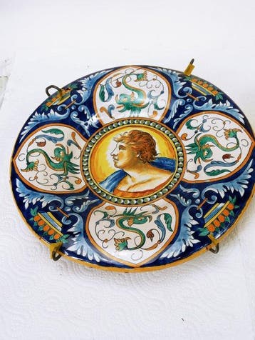 Bord (2) - Majolica - Deruta keramisch bord