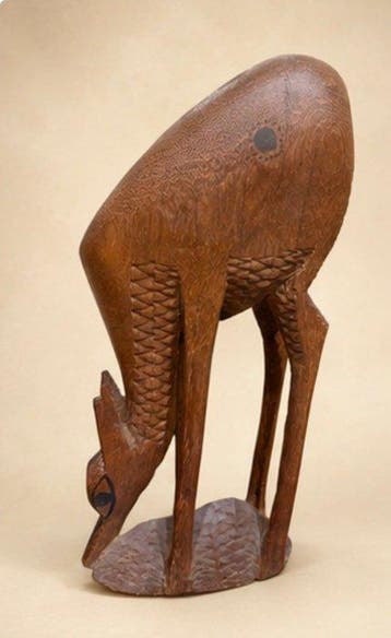 Figuur - Hand-Carved African Wooden Grazing Antelope