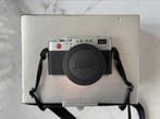 Leica Digilux 2 - Integrated DC Vario-Summicron 7-22.5mm