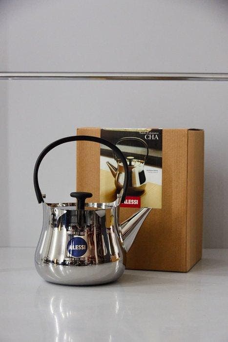 Alessi - Naoto Fukasawa - Theepot - Cha - spiegelpolijst, Antiek en Kunst, Antiek | Meubels | Stoelen en Sofa's