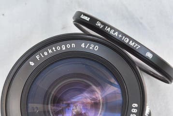 Zeiss Flektogon 4/20 mm groothoek, inclusief sky filter., Nieuw