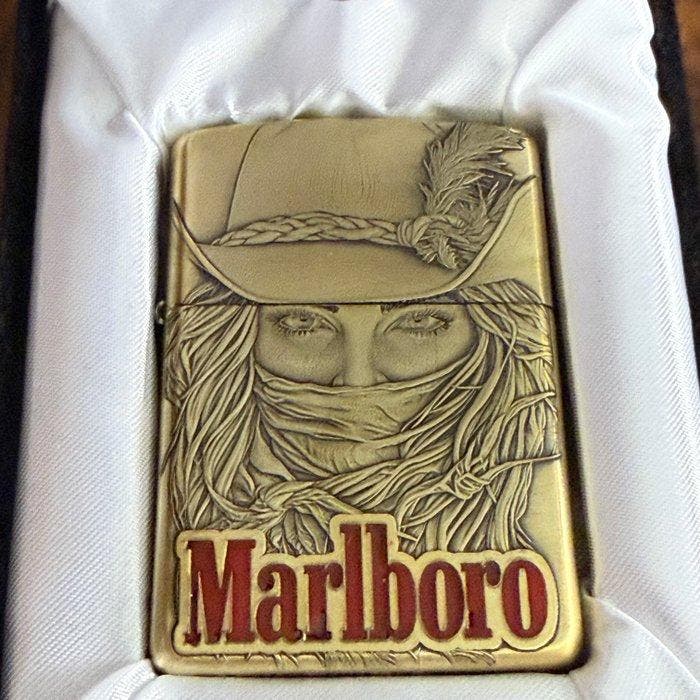 Zippo - Marlboro Western Girl - Aansteker - Messing, Verzamelen, Rookartikelen, Aanstekers en Luciferdoosjes