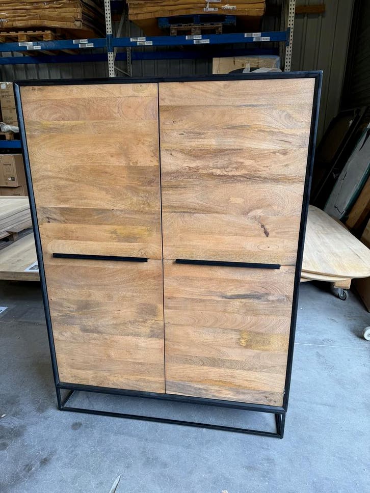 Toulon bergkast, mangohout (nieuw, outlet), Huis en Inrichting, Kasten | Wandmeubels, Nieuw, Overige houtsoorten, Metaal