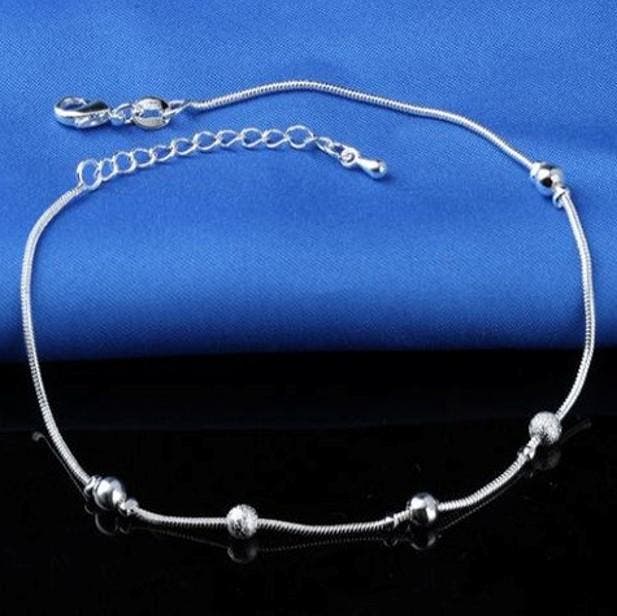 Fako Bijoux - Enkelbandje Verzilverd - Vijf Bolletjes - 22cm, Handtassen en Accessoires, Enkelbandjes en Enkelkettinkjes, Verzenden